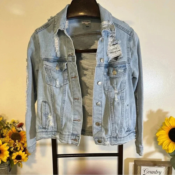 Y2K Grunge Distressed Denim Jacket Women’s Small Light Wash Jean Jacket - Picture 2 of 8
